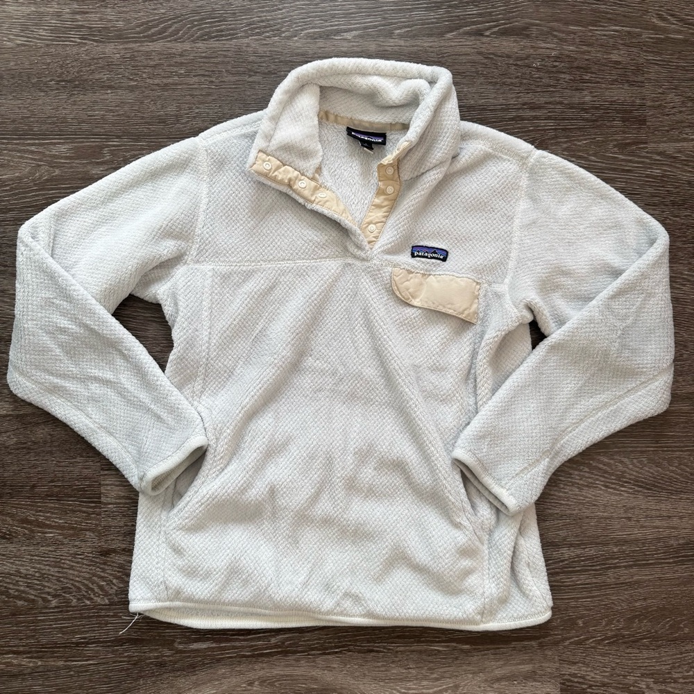 Patagonia White and Cream Fleece Pullover